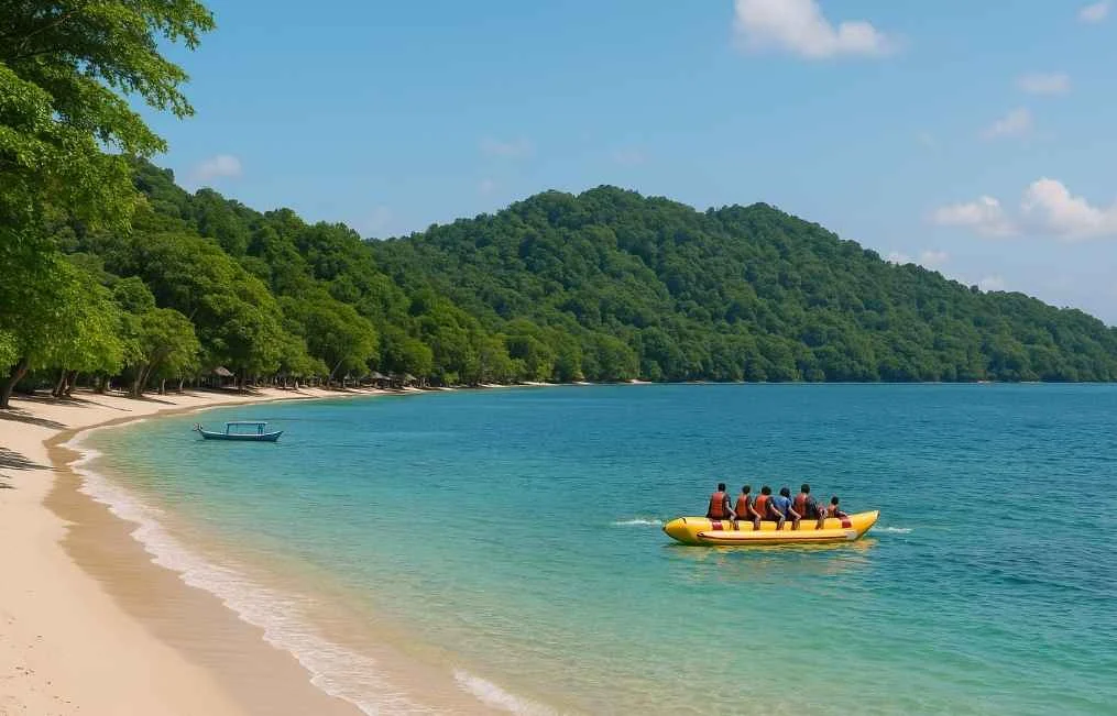 Liburan ke Pulau Tangkil di Pantai Mutun, Destinasi Favorit Keluarga di Lampung