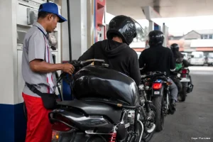 Pertamina Bakal Tertibkan Motor Bertangki Besar Isi Pertalite