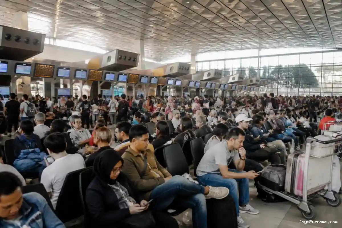 Bandara Soetta Ditutup hingga 09.30 WIB, Penumpang Tertahan
