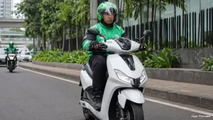 Kenapa Motor Listrik Belum Menggantikan Motor Bensin Ojol?