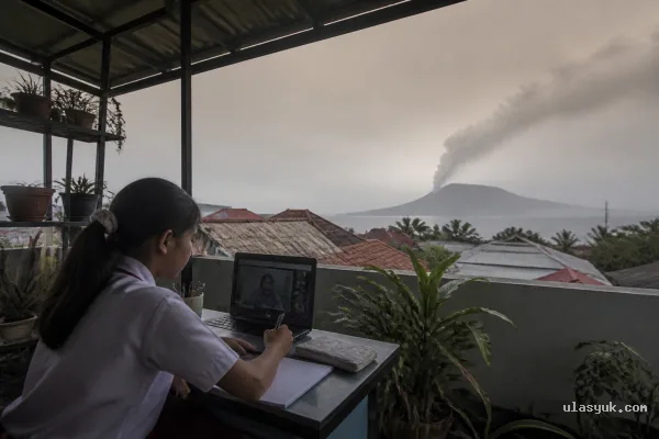 Sekolah Daring Bandar Lampung Dimulai Saat Aktivitas Anak Krakatau Meningkat Sekolah Daring Bandar Lampung Dimulai Saat Aktivitas Anak Krakatau Meningkat